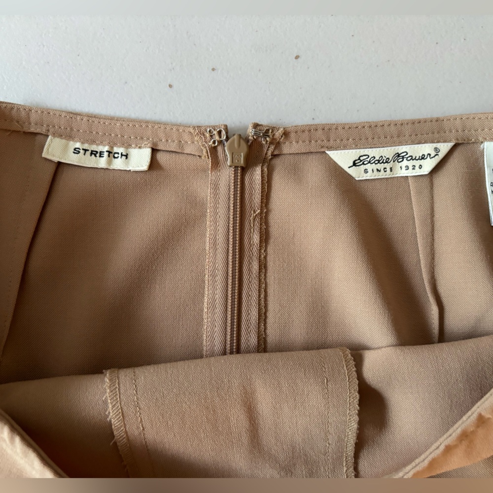 Eddie Bauer tan skirt - Picture 2 of 5